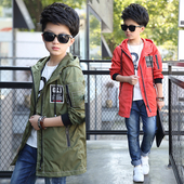 Μακρύ μπουφάν για αγόρια με κουκούλα και εκτυπώσεις σε τρία χρώματα