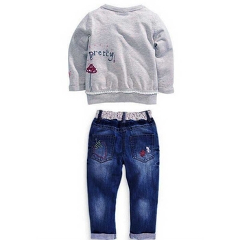 Деткси комплект за момичета - блуза, в сив цвят + дънки с апликация