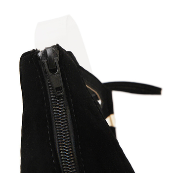 Елегантни дамски обувки на висок ток с кръсосани връзки и заострени, в черен цвят