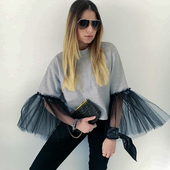 Μοντέρνα γυναικεία  μπλούζα με ενδιαφέρον μανίκι, freestyle