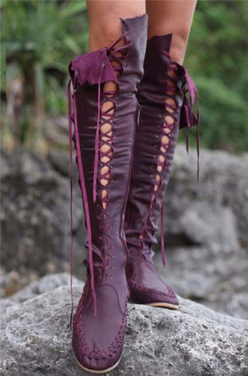 Γυναικεία παπούτσια σε ρετρό στυλ, με σταυροειδείς συνδέσεις στο γόνατο