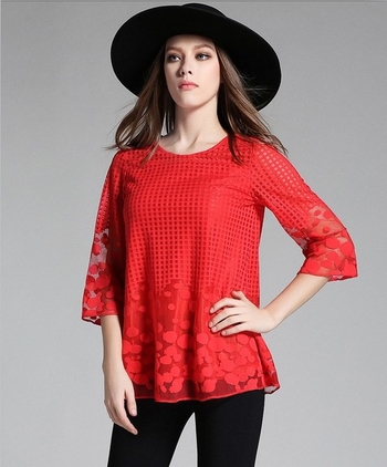 Γυναικεία μπλούζα με μανίκι 3/4 σε freestyle - σε κόκκινο και μαύρο χρώμα και σε μεγάλα μεγέθη