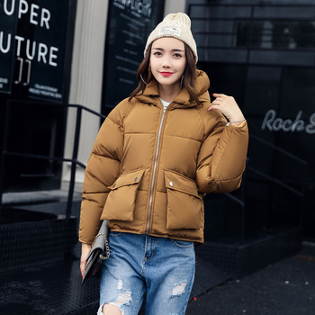 Χειμερινό γυναικείο μπουφάν  και ευρεία κουκούλα και σε πολλά χρώματα
