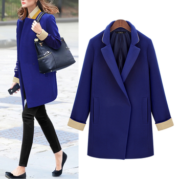 Елегантно дамско палто в семпъл дизайн и в син цвят с джобове