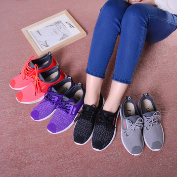 Όμορφα αθλητικά πάνινα  γυναικεία παπούτσια σε διάφορα χρώματα