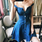 Γυναικείο τζιν φόρεμα με λεπτούς ιμάντες ώμου και κουμπιά