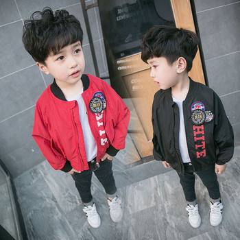 Спортно детско яке за момчета тип бомбър в черен и червен цвят