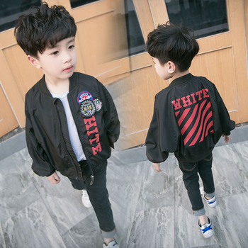 Αθλητικό παιδικό  μπουφάν για αγόρια σε μαύρο και κόκκινο χρώμα