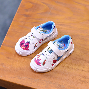 Κομψά παιδικά πάνινα παπούτσια για κορίτσια με αυτοκόλλητα λουλουδιών και συνδέσμους σε τρία χρώματα