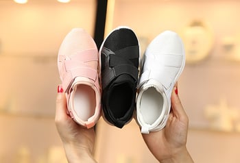 Όμορφα αθλητικά πάνινα παπούτσια για κορίτσια και αγόρια σε λευκό, μαύρο και ροζ χρώμα