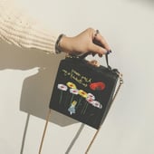 Κομψή γυναικεία τσάντα είδος  μίνι χαρτοφύλακα με μακρύ λορίδα ώμου - 4 μοντέλα