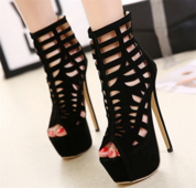 Σύγχρονα γυναικεία παπούτσια με ψηλό τακούνι  σε διαφανή σχέδια