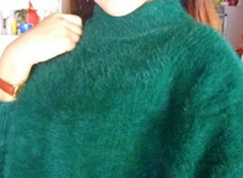 Πολύ άνετο και πολύ μαλακό γυναικείο πουλόβερ  με ημι-υψηλό κολάρο σε σχήμα O