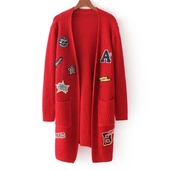 Μακρύ γυναικεία μάλλινι  ζακέτα με ενδιαφέρουσες μπαλώματα και εκτυπώσεις