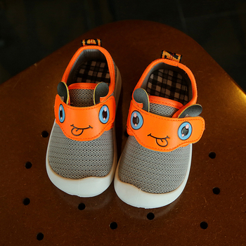 Αθλητικά παιδικά πάνινα παπούτσια για αγόρια και κορίτσια με ενδιαφέρον αυτοκόλλητα