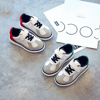 Κομψά παιδικά πάνινα παπούτσια για αγόρια σε δύο χρώματα με μπαλώματα