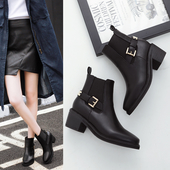 Елегантни дамски боти с каишка и катарама, на лек ток в черен цвят, подходящи за ежедневие