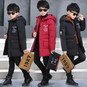 Χειμερινό μακρύ μπουφάν για αγόρια με κουκούλα σε κόκκινο και μαύρο χρώμα
