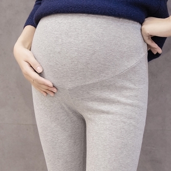 Красив клин за бременни жени в три цвята с изображение, подходящ за ежедневие