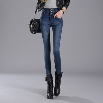 Модерни и много актуални дамски дънкови панталони модел slim