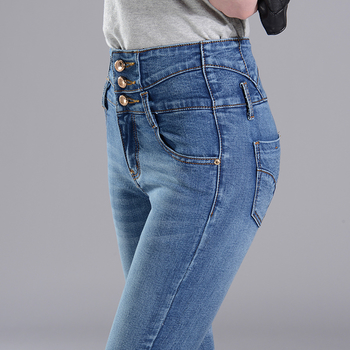 Модерни и много актуални дамски дънкови панталони модел slim
