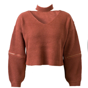 Елегантен дамски пуловер с интересни ципове по двата ръкава