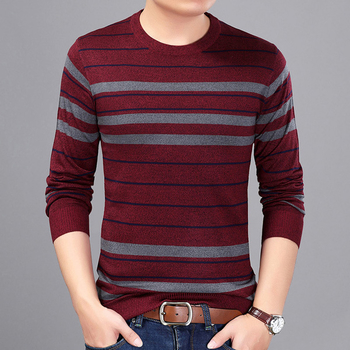 Много удобен ежедневен мъжки пуловер в преливащи цветове и най-различни модели
