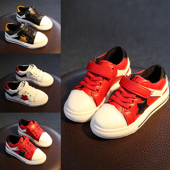 Κομψά πάνινα παπούτσια για αγόρια σε λευκό, κόκκινο και μαύρο με λουράκια βελκρό