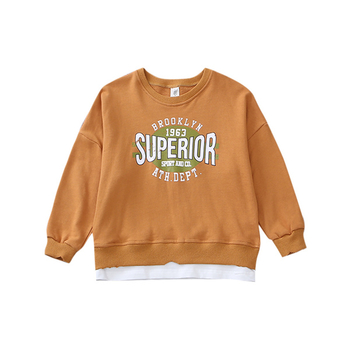 Γλυκιά παιδική μπλούζα για  αγόρια σε πορτοκαλί και πράσινο χρώμα με μια επιγραφή 