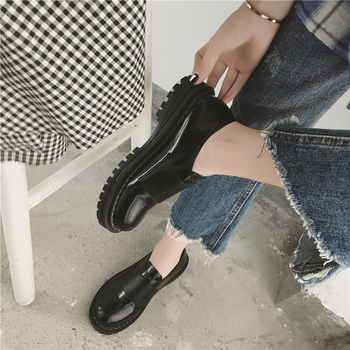 Κομψά γυναικεία παπούτσια, εκλεκτής ποιότητας με ανθεκτική σόλα σε μαύρο χρώμα