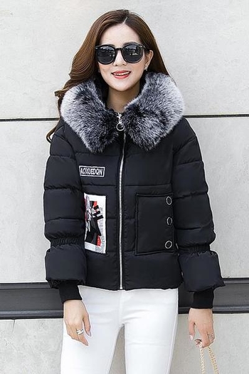 Κομψό χειμωνιάτικο γυναικείο κοντό μπουφάν με εφαρμογή και χνούδι