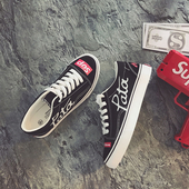 Σπορ-κομψά γυναικεία αθλητικά παπούτσια με επιγραφές σε τρία χρώματα