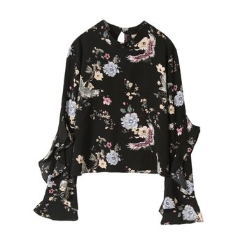 Κομψό γυναικείο πουκάμισο με σγουρά μανίκια σε floral μοτίβο