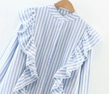 Γυναικείο ριγέ πουκάμισο με σχήματος Ο στερεωμένο γύρω από το λαιμό και τα πέπλα