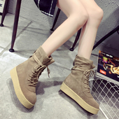 Спортно-елегантни дамски боти с равна подметка в черен и бежов цвят