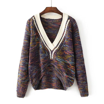 Κομψό γυναικείο πουλόβερ  σε πολλά χρώματα με βαθύ ντεκολτέ