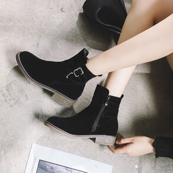 Γυναικείες μπότες ρετρό στιλ   με ιμάντες σε μαύρο, μπεζ και γκρι χρώμα