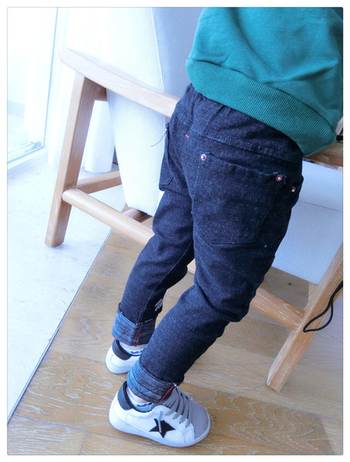 Стилни детски дънки за момчета тип Слим в тъмен цвят
