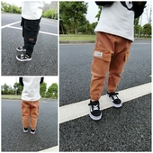 Стилни детски дънки за момчета с джобове, в черен и кафяв цвят