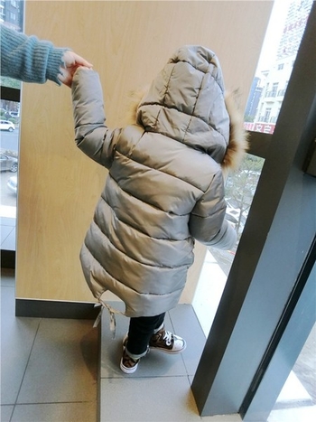 Κομψό παιδικό μπουφάν για κορίτσια με κουκούλα και γούνα