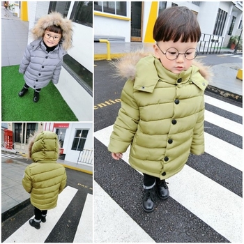 Κομψό χειμωνιάτικο παιδικό μπουφάν με κουκούλα και χνούδι σε γκρι και πράσινο χρώμα
