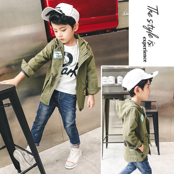 Παιδικό μπουφάν για αγόρια με εφαρμογές και σε τρία χρώματα