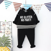 Κομψό παιδικό σύνολο  για κορίτσια σε τρία μέροι και με  επιγραφές