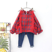 Κομψό παιδικό πουκάμισο για κορίτσια με δαντέλα και λαιμόκοψη