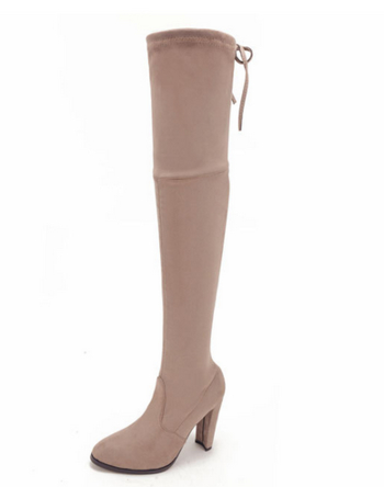 Κομψές γυναικείες μπότες με μήκος πάνω από το γόνατο με χοντρό τακούνι