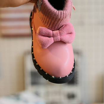 Παιδικές μπότες για κορίτσια με ανθεκτική σόλα και κορδέλα σε τρία χρώματα
