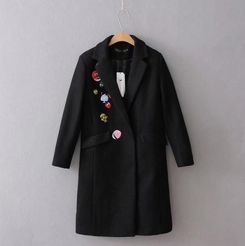 Κομψό γυναικείο παλτό σε γκρι και μαύρο χρώμα 