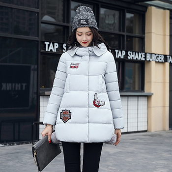 Зимно дамско яке с апликации и качулка