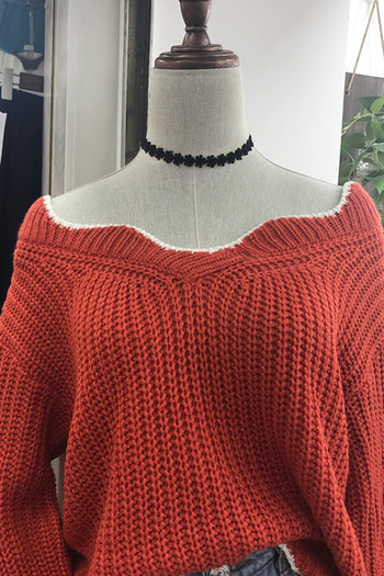Стилен плетен дамски пуловер в свободен стил с широко деколте