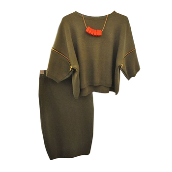 Γυναικείο σπορ-κομψό σύνολο 2 τεμαχίων - φούστα + μπλούζα
